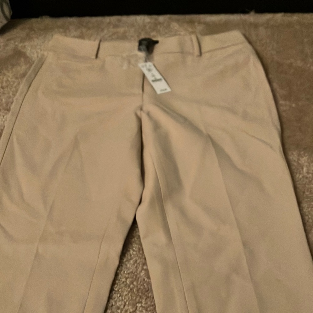 Slim ankle fawn color pants from White House /Black market brand size 6R new
